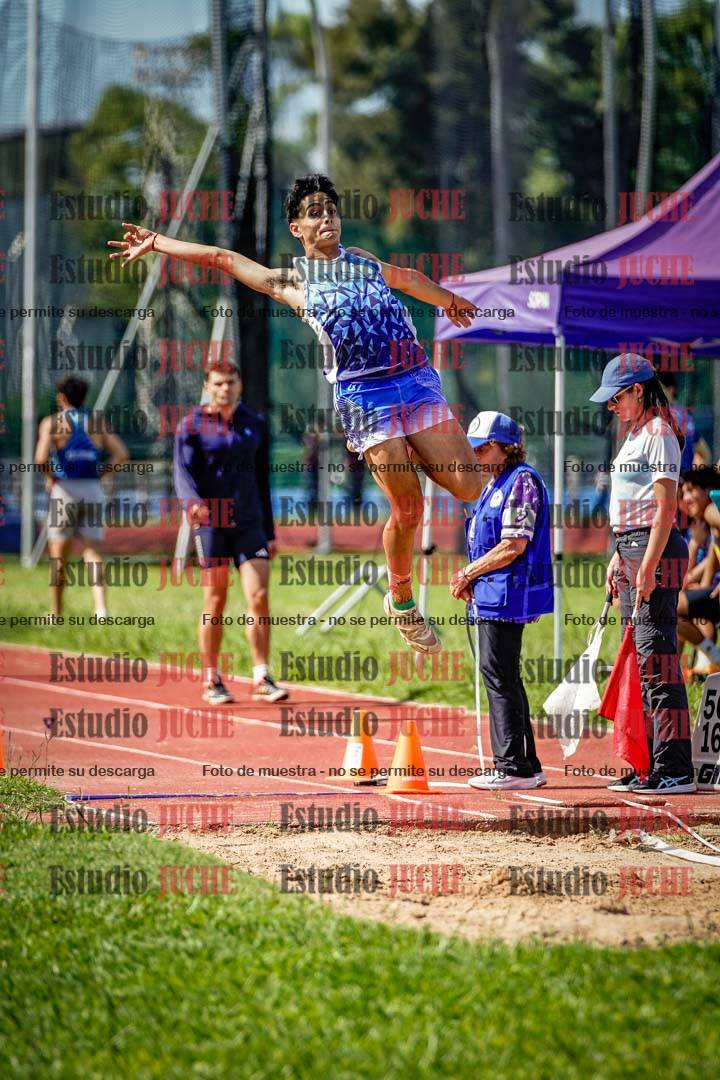 Fotos del salto en largo de varones