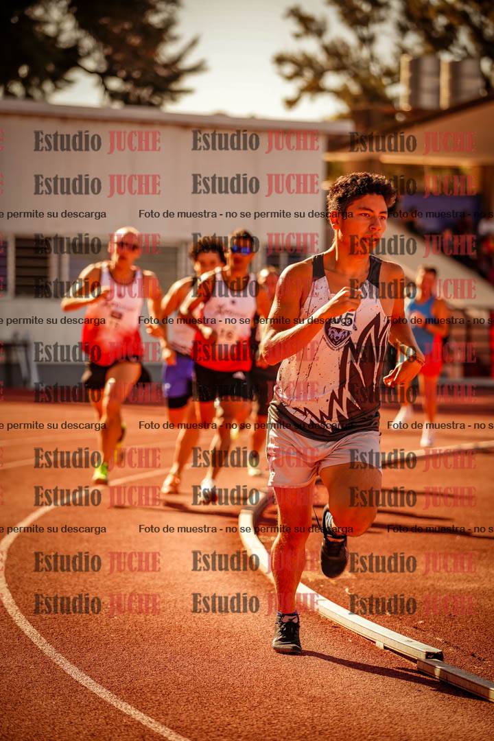 Fotos de los 800 m llanos de varones