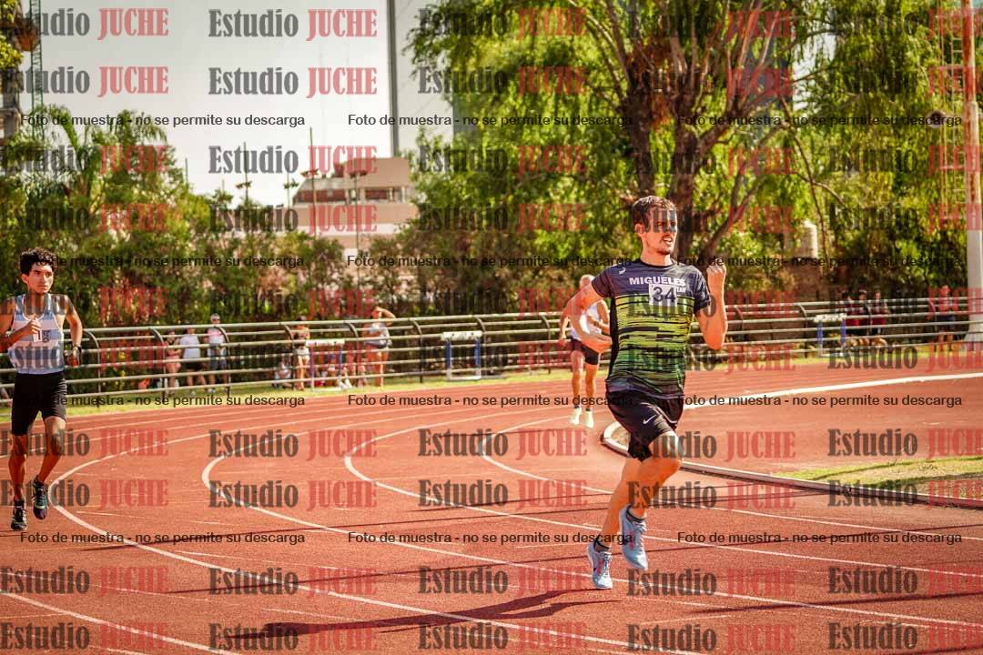 Fotos de los 800 m llanos de varones