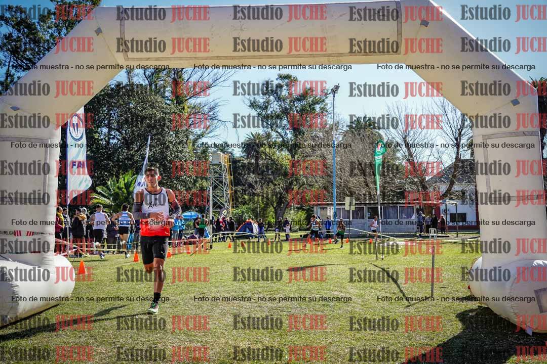 Fotos de la llegada del cross de 8000 m