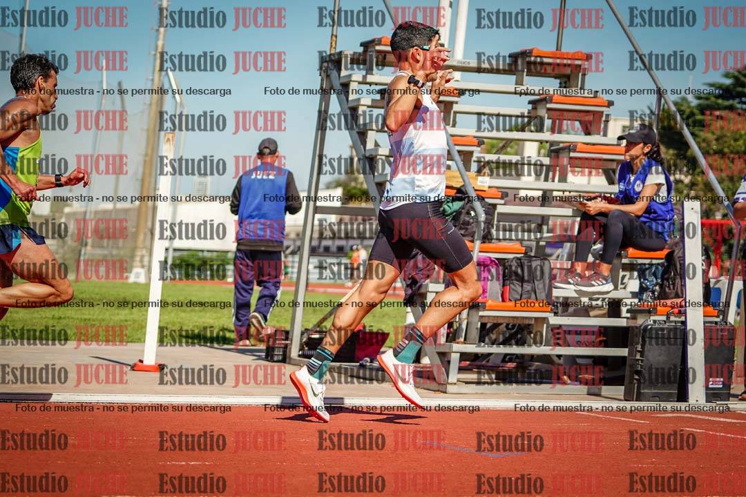 Fotos de los 5000 m llanos de mujeres y varones