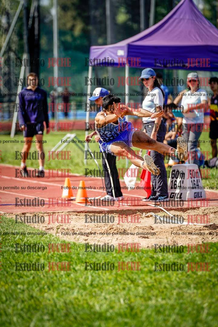 Fotos del salto en largo de varones