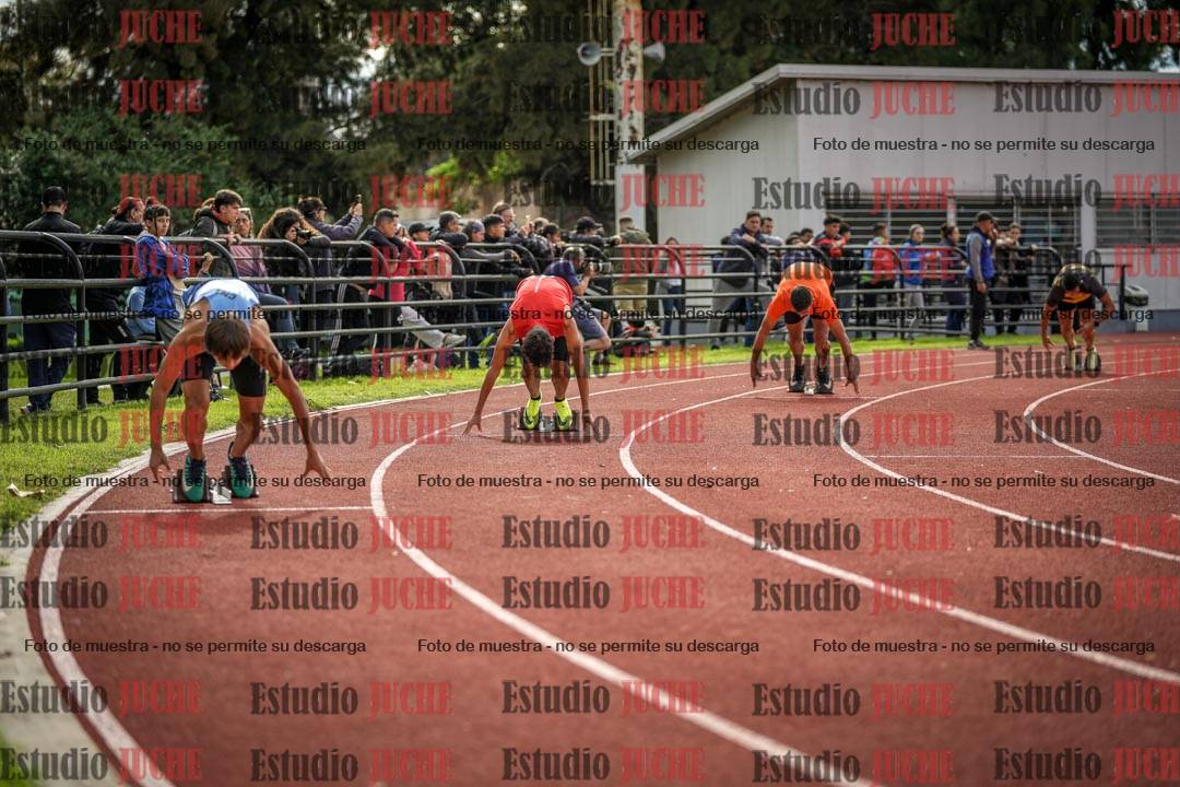 Fotos de los 400 m llanos de varones