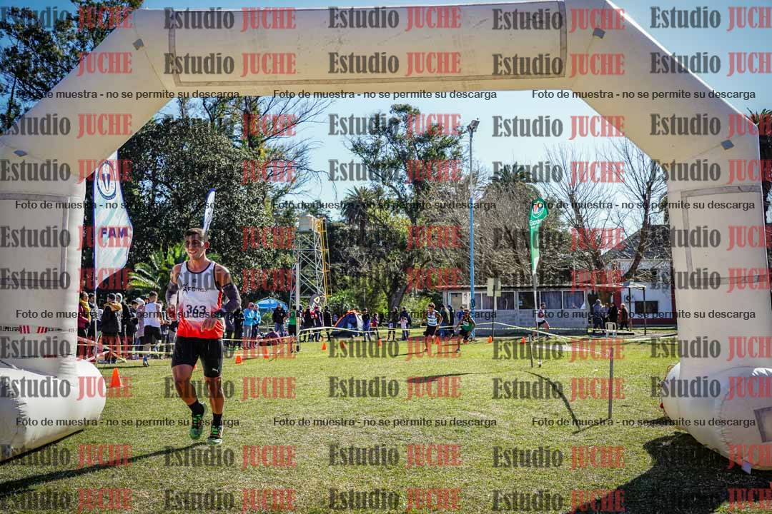 Fotos de la llegada del cross de 8000 m