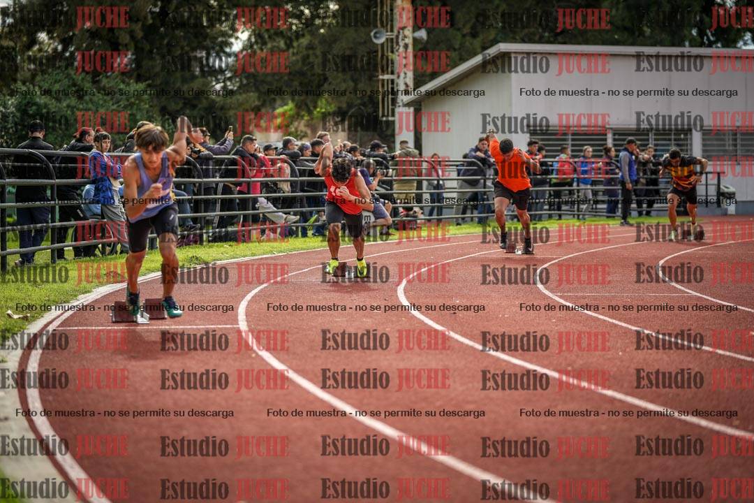 Fotos de los 400 m llanos de varones