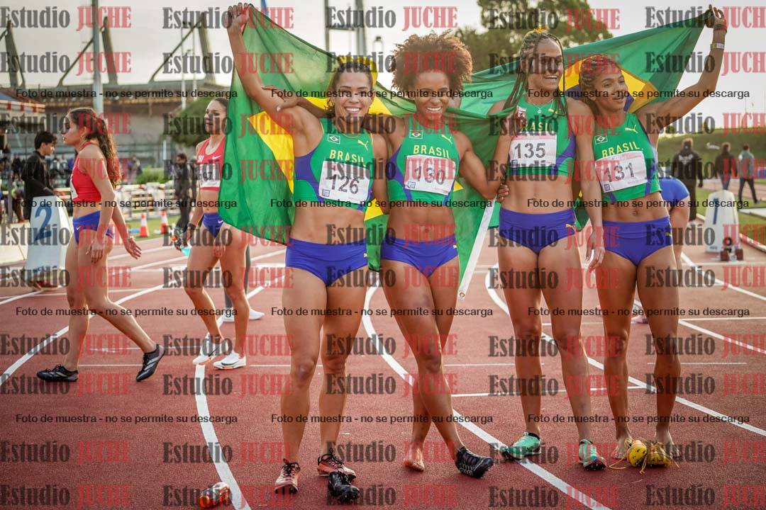 Fotos de algunos extras y podios del día 3