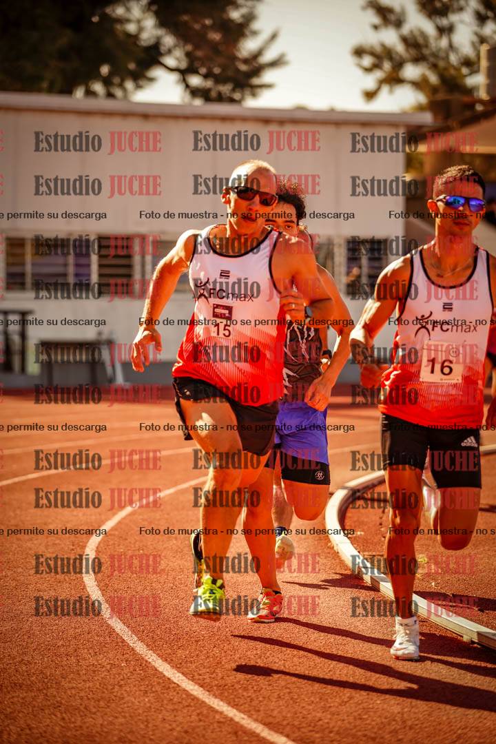 Fotos de los 800 m llanos de varones