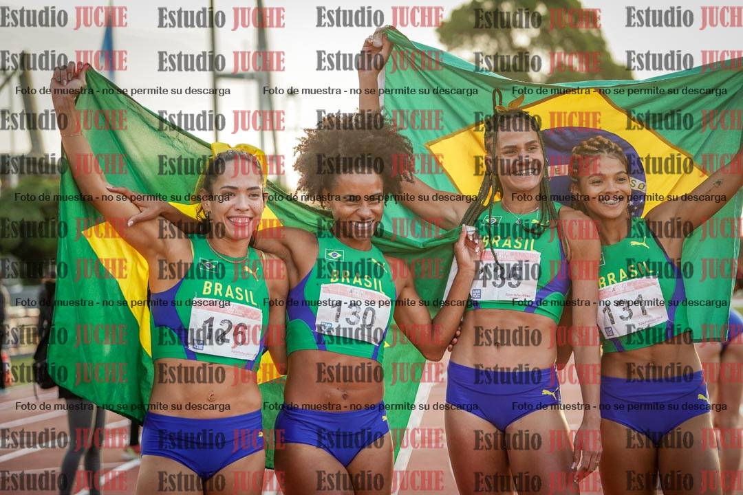 Fotos de algunos extras y podios del día 3
