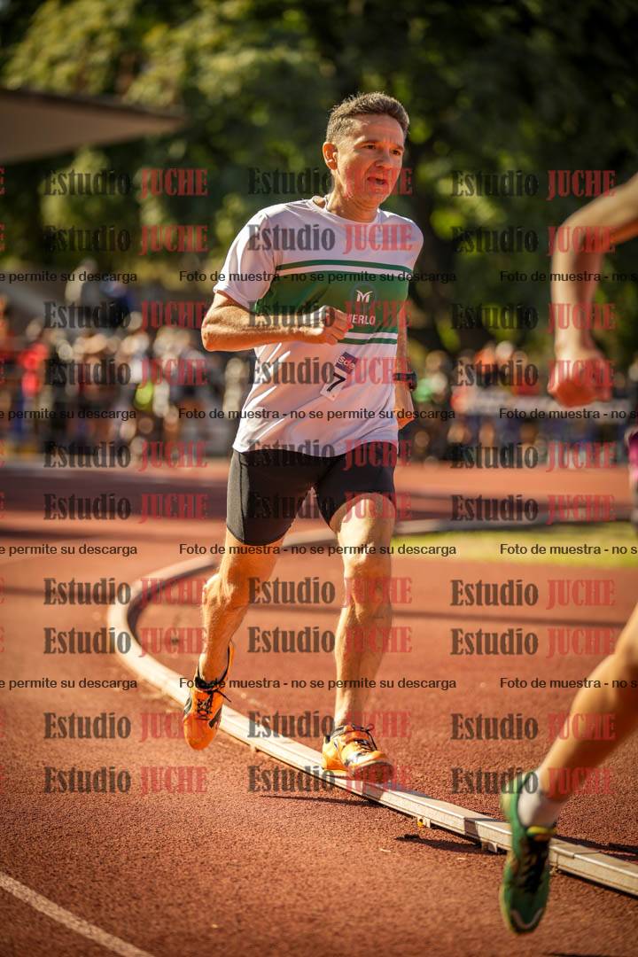 Fotos de los 800 m llanos de varones