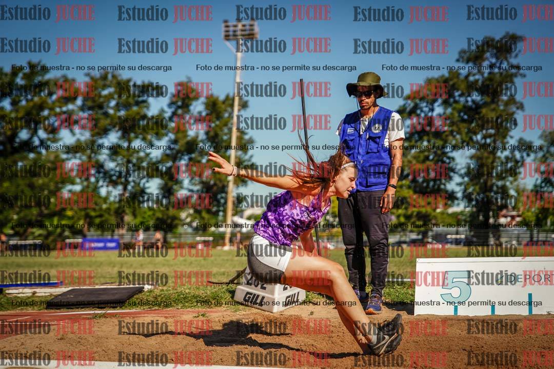 Fotos del salto triple de mujeres y varones - tablas de 8 - 11 - 13