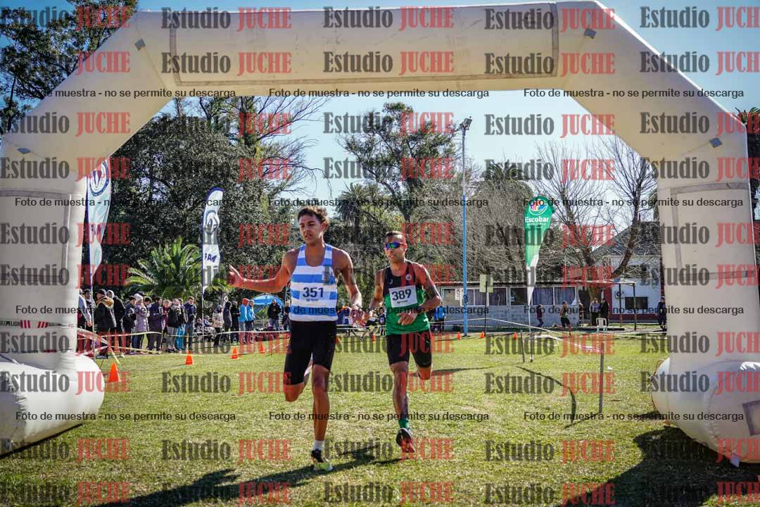 Fotos de la llegada del cross de 8000 m