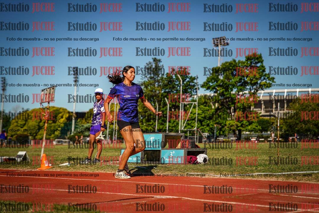 Fotos del salto triple de mujeres y varones - tablas de 8 - 11 - 13