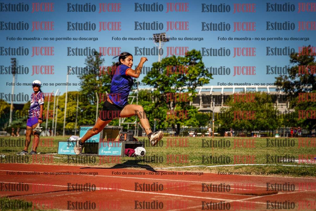 Fotos del salto triple de mujeres y varones - tablas de 8 - 11 - 13