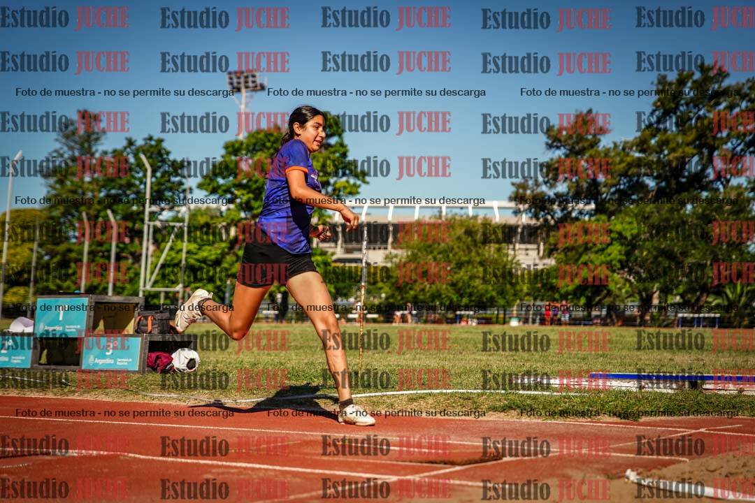 Fotos del salto triple de mujeres y varones - tablas de 8 - 11 - 13