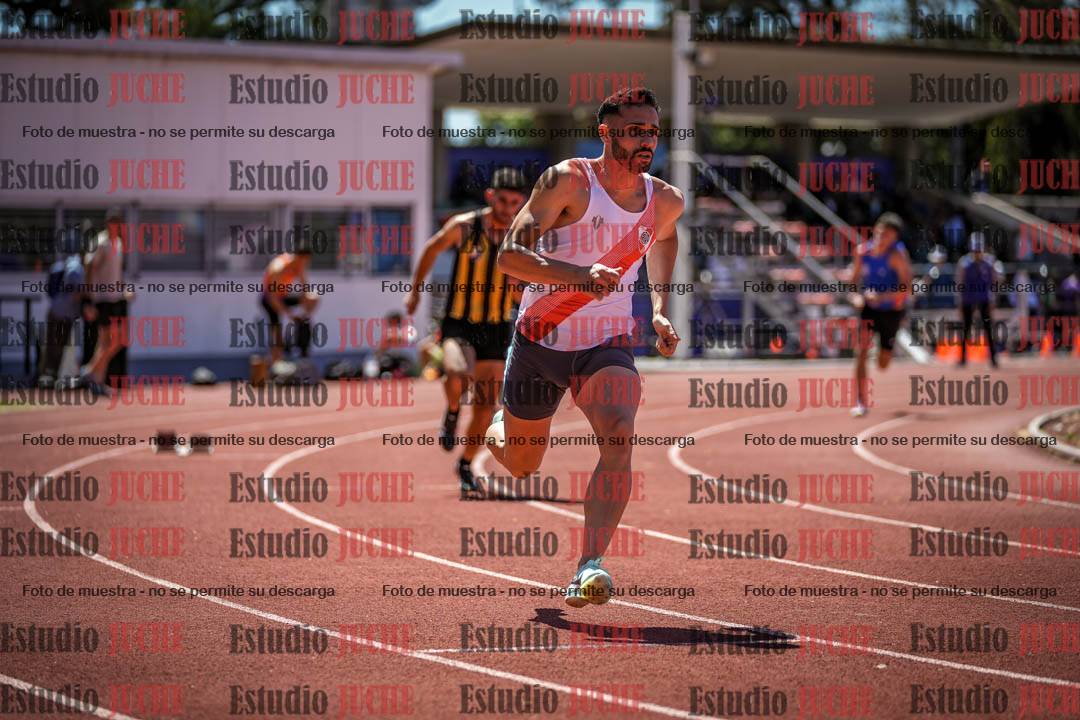 Fotos de los 400 m llanos de varones