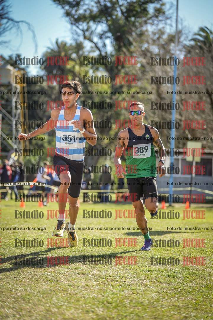 Fotos de la llegada del cross de 8000 m