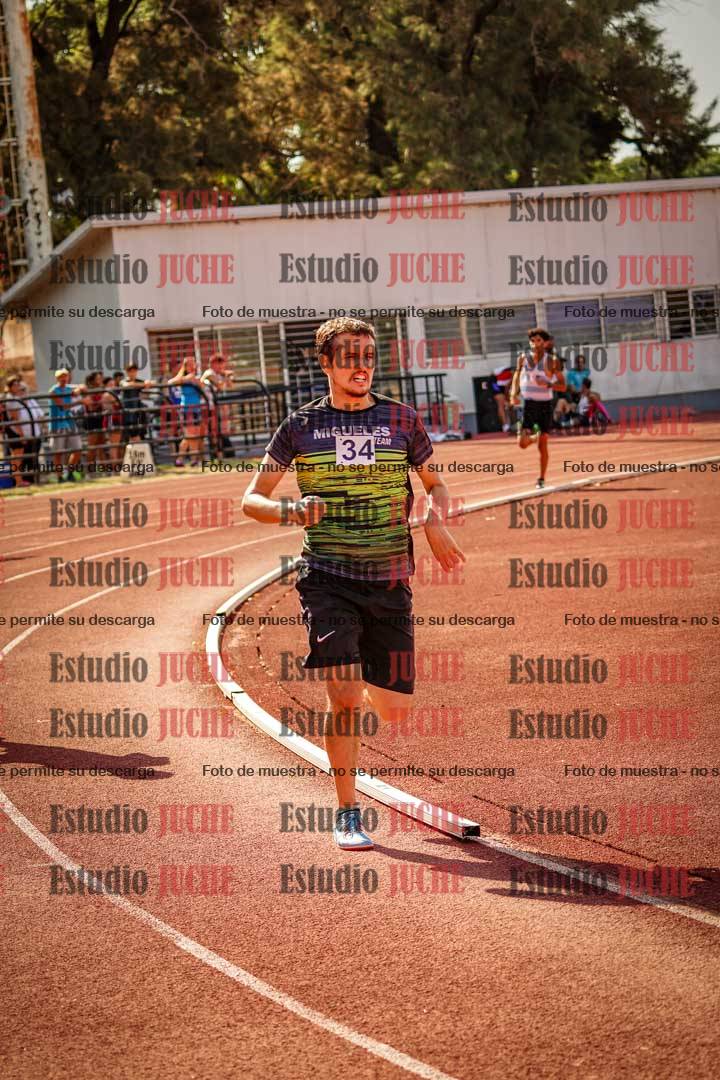 Fotos de los 800 m llanos de varones