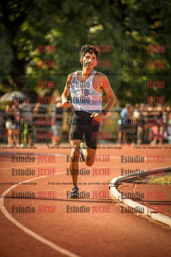 Fotos de los 800 m llanos de varones