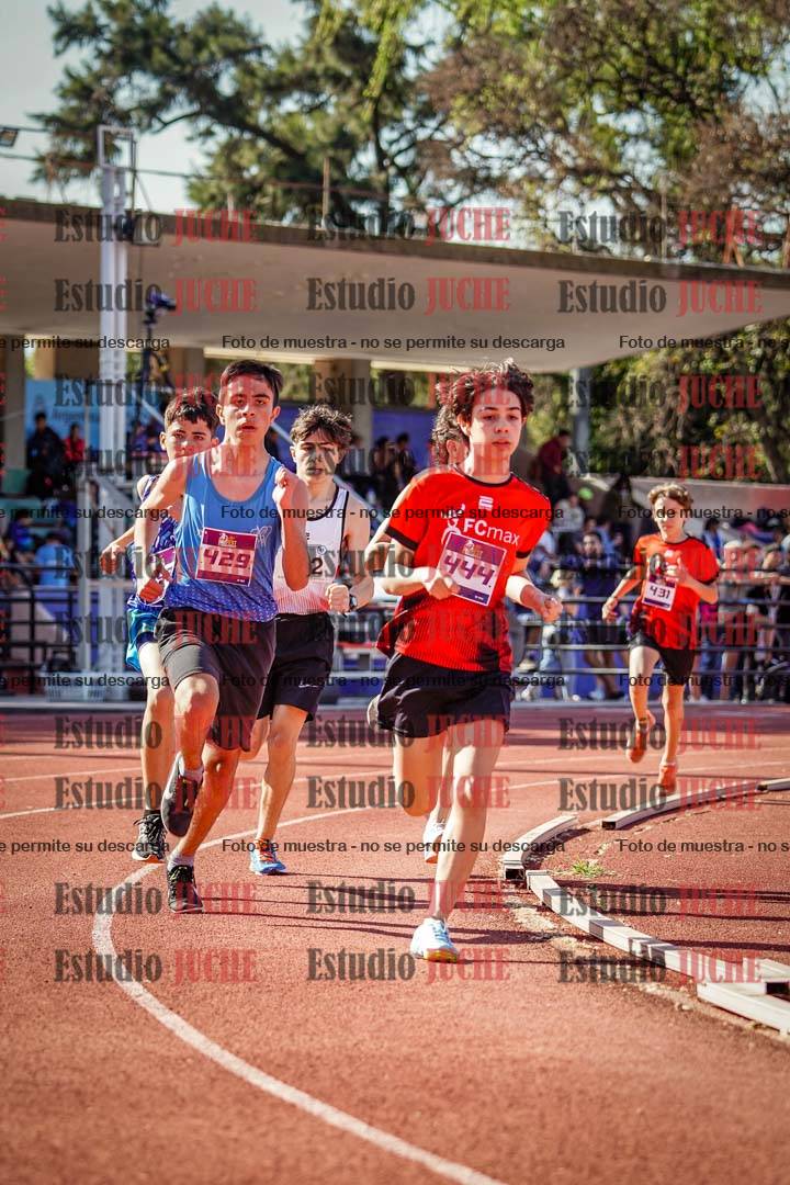 Fotos de los 600 m llanos de varones