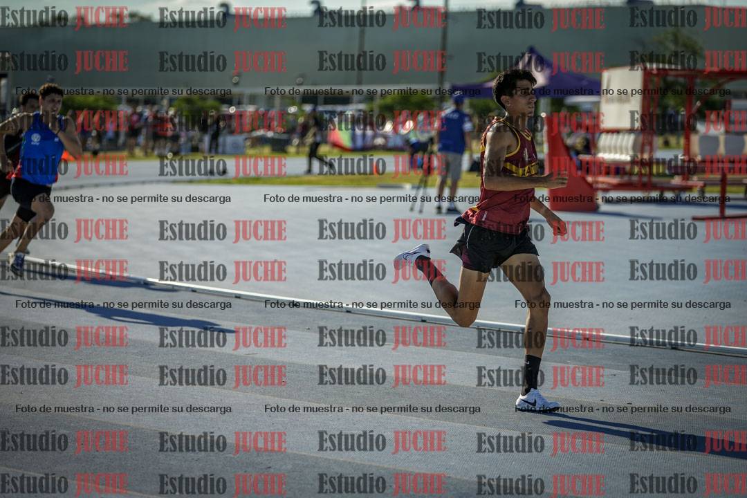 Fotos de los 400 m llanos de varones