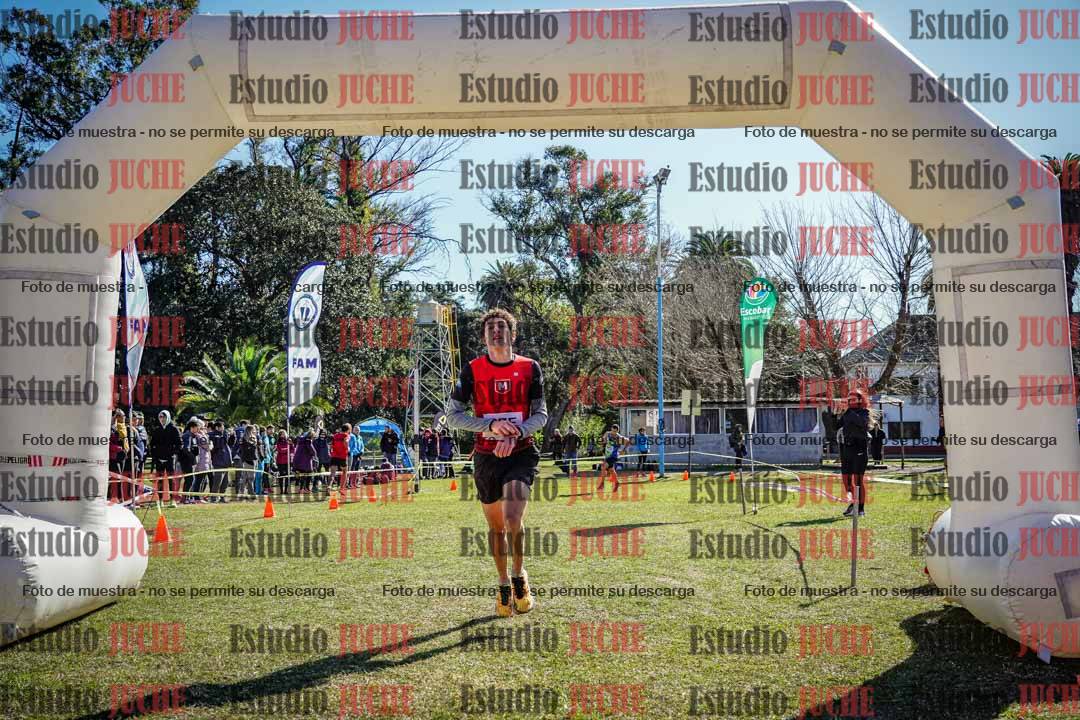 Fotos de la llegada del cross de 8000 m