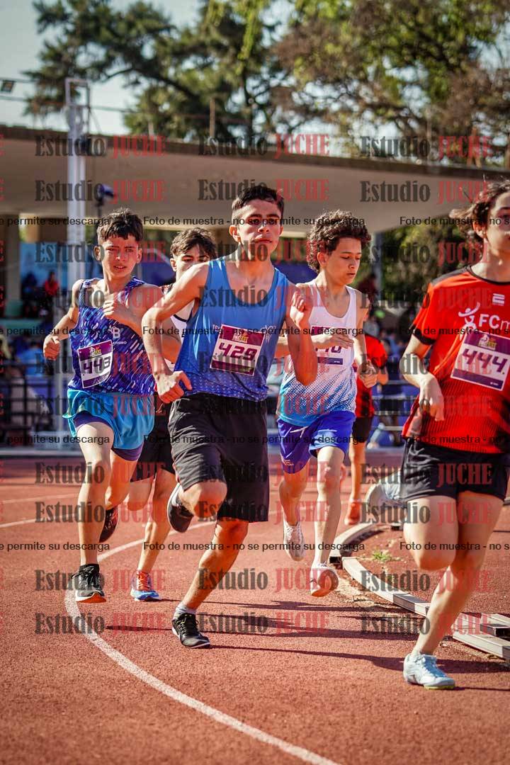 Fotos de los 600 m llanos de varones