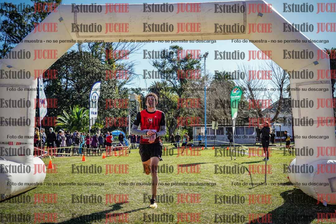 Fotos de la llegada del cross de 8000 m