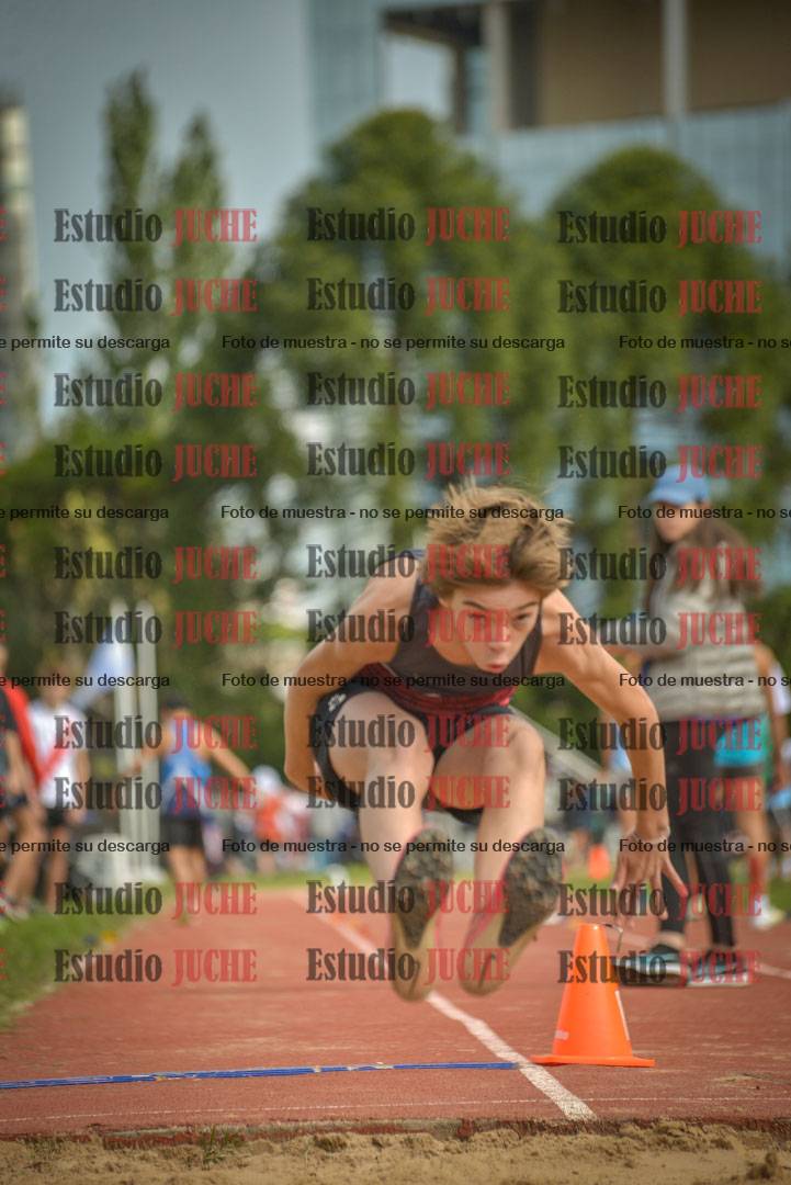 Fotos del salto en largo - varones U16