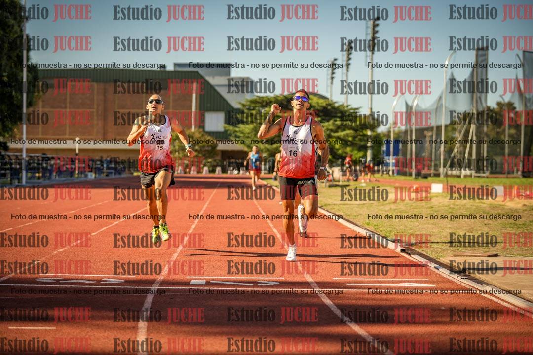 Fotos de los 800 m llanos de varones