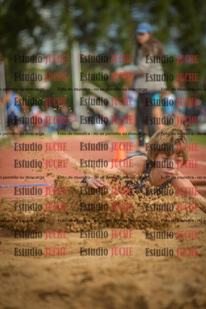 Fotos del salto en largo - varones U16