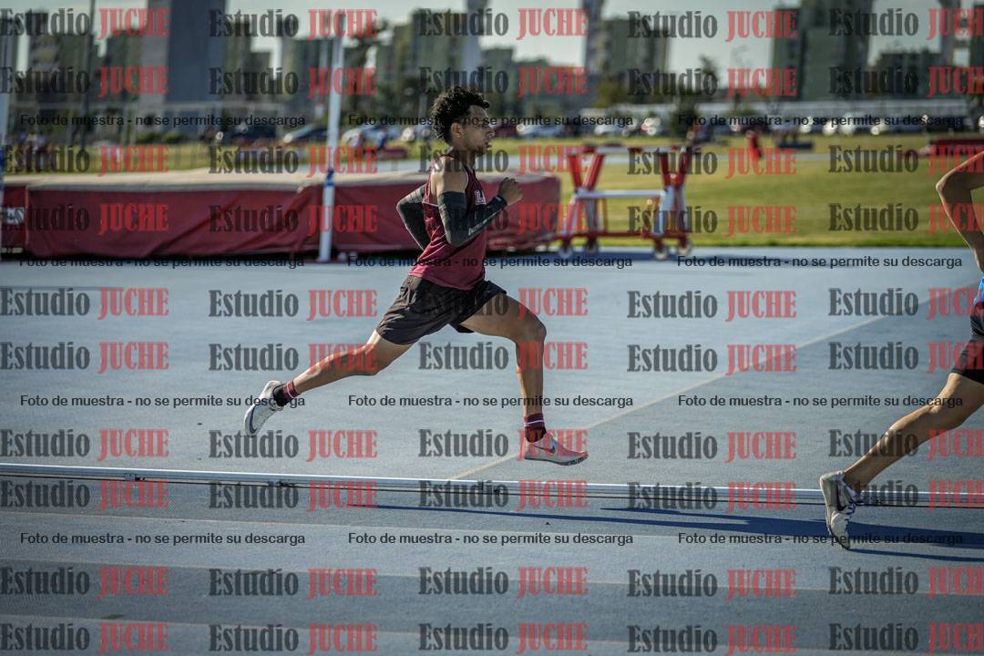 Fotos de los 400 m llanos de varones