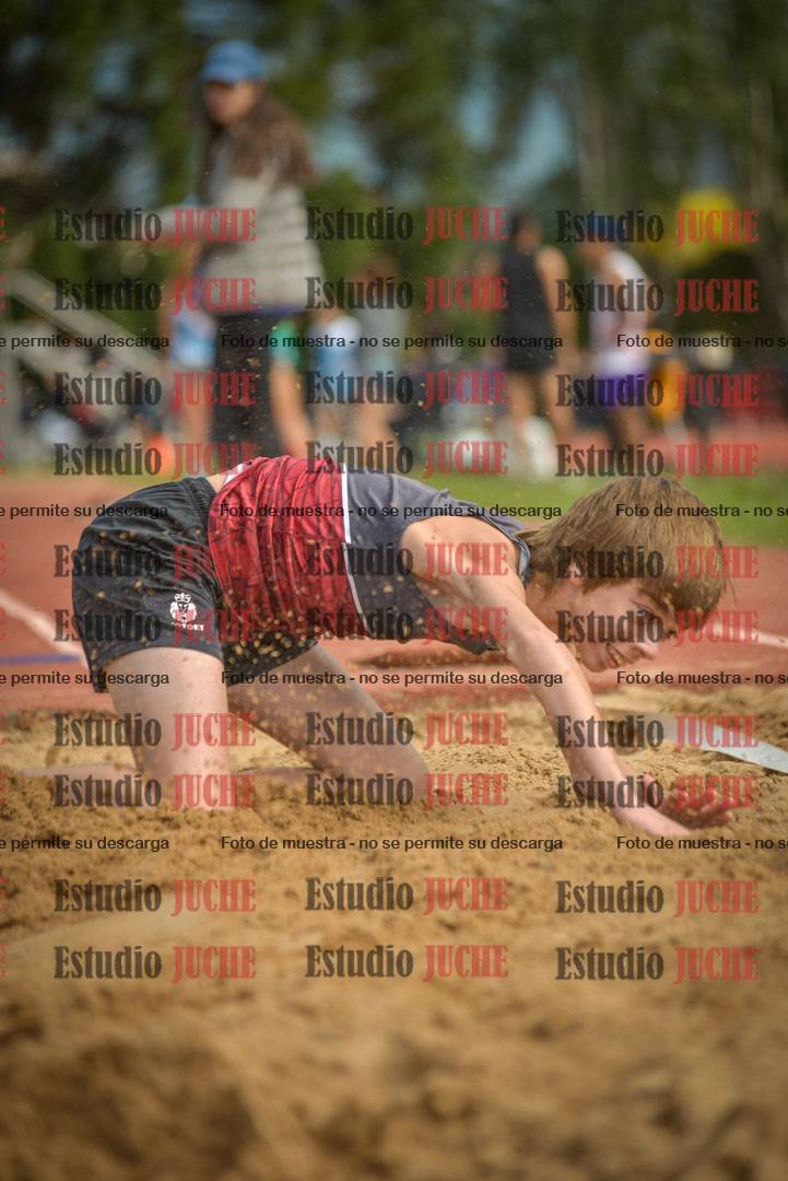 Fotos del salto en largo - varones U16