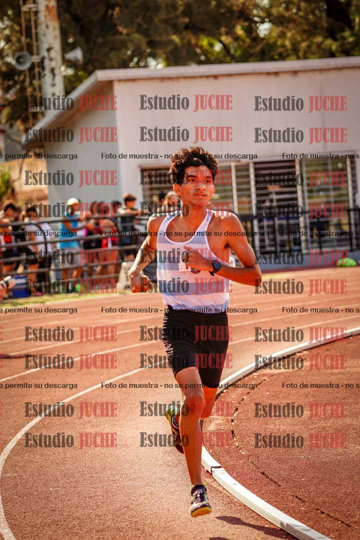 Fotos de los 800 m llanos de varones