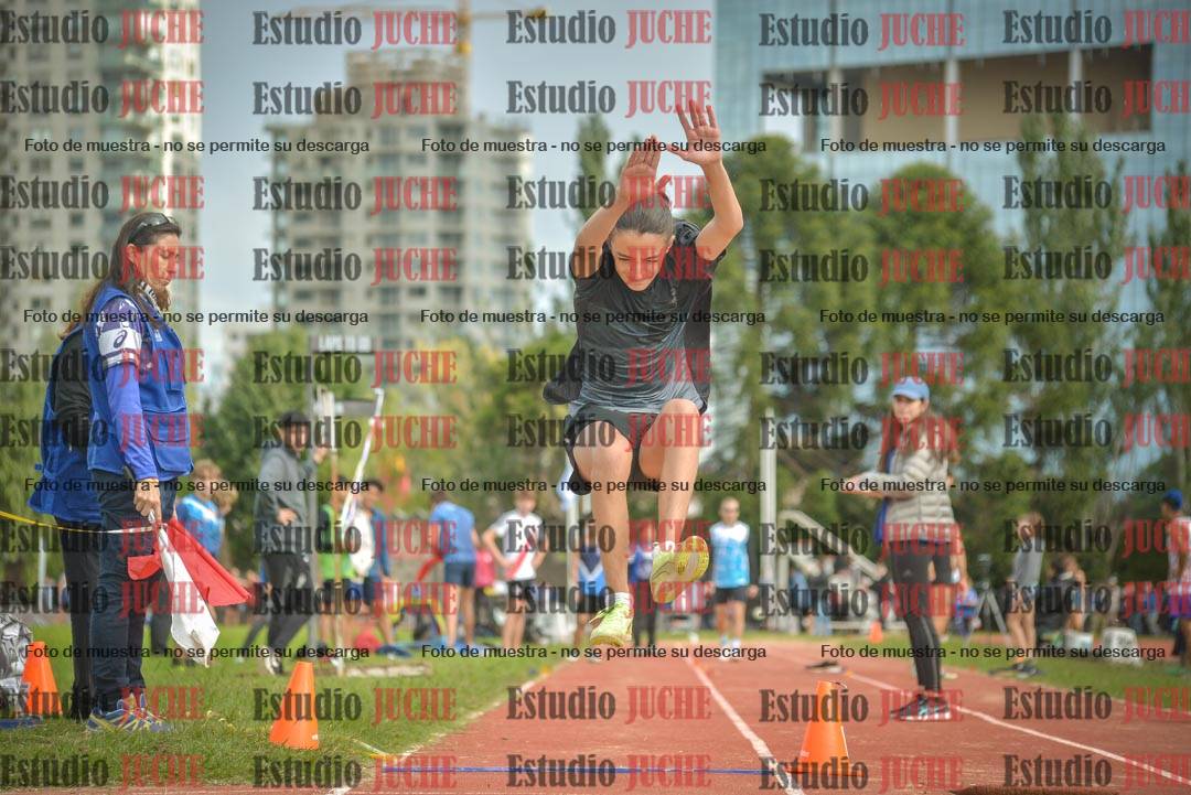 Fotos del salto en largo - varones U16