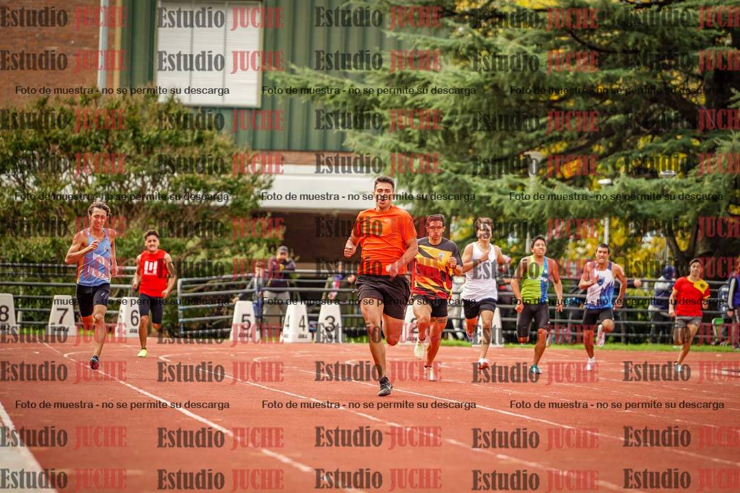 Fotos de los 400 m llanos de varones