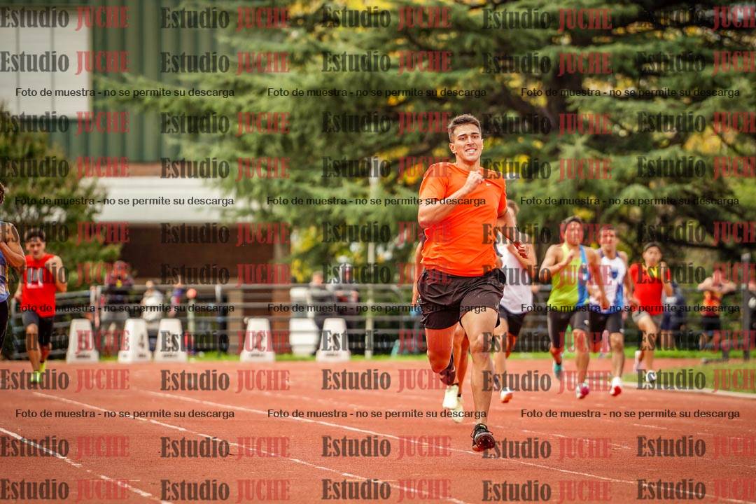 Fotos de los 400 m llanos de varones