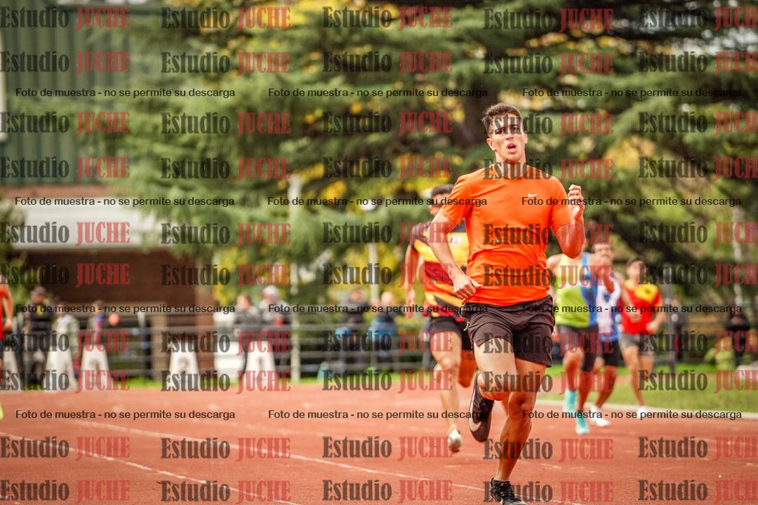 Fotos de los 400 m llanos de varones