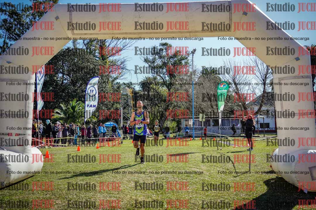 Fotos de la llegada del cross de 8000 m