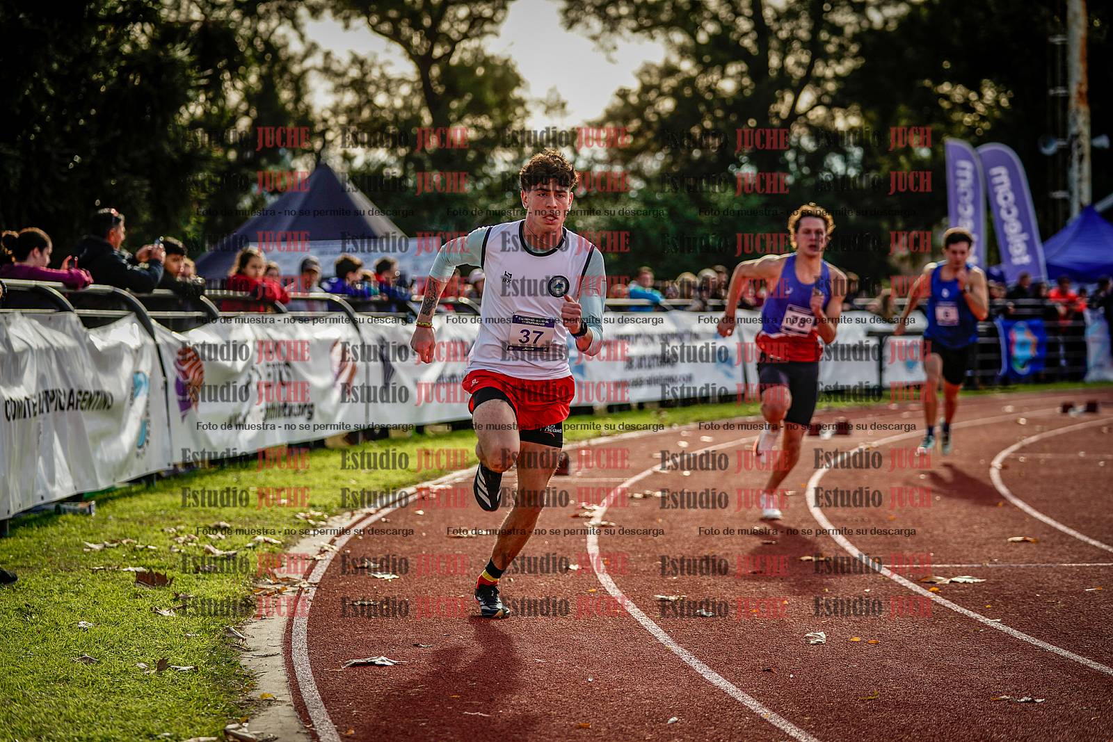 Fotos de los 400 m con vallas de varones