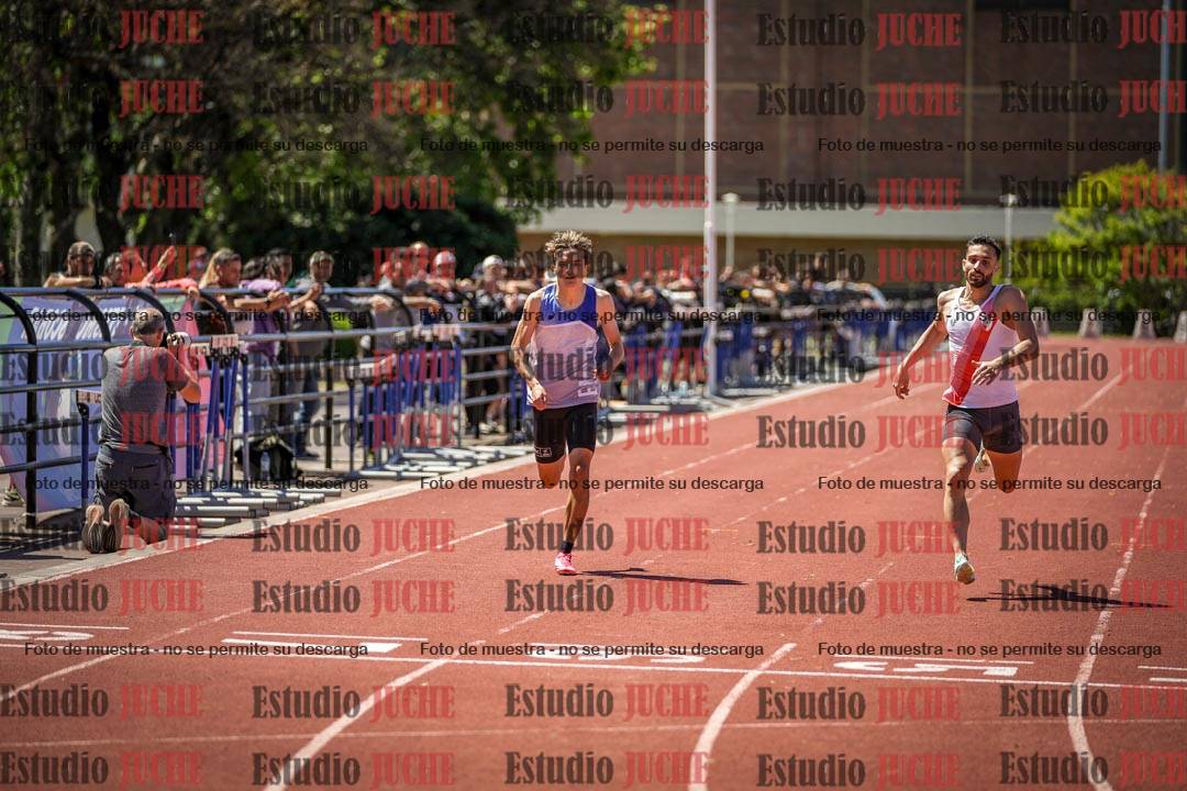 Fotos de los 400 m llanos de varones