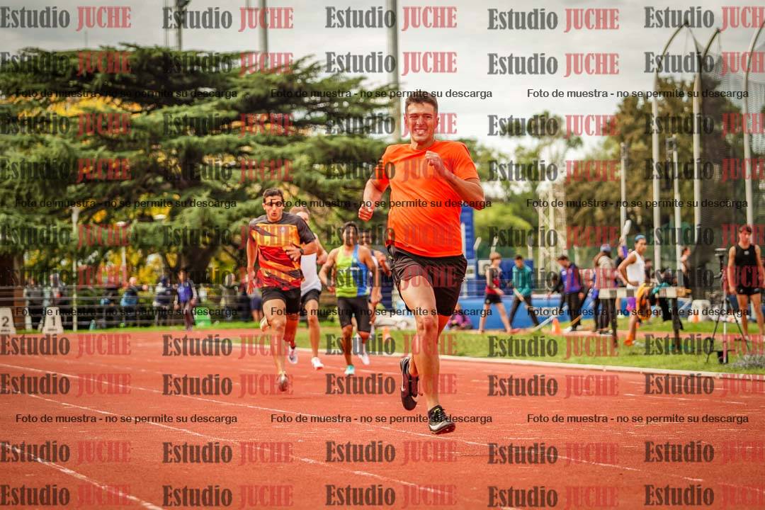 Fotos de los 400 m llanos de varones