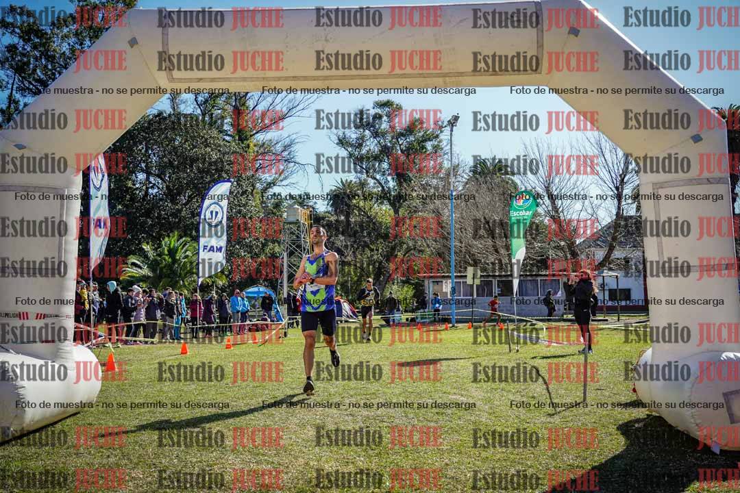 Fotos de la llegada del cross de 8000 m