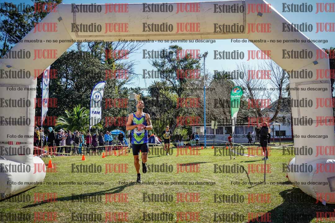 Fotos de la llegada del cross de 8000 m