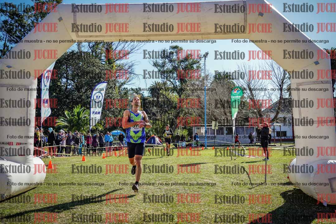 Fotos de la llegada del cross de 8000 m