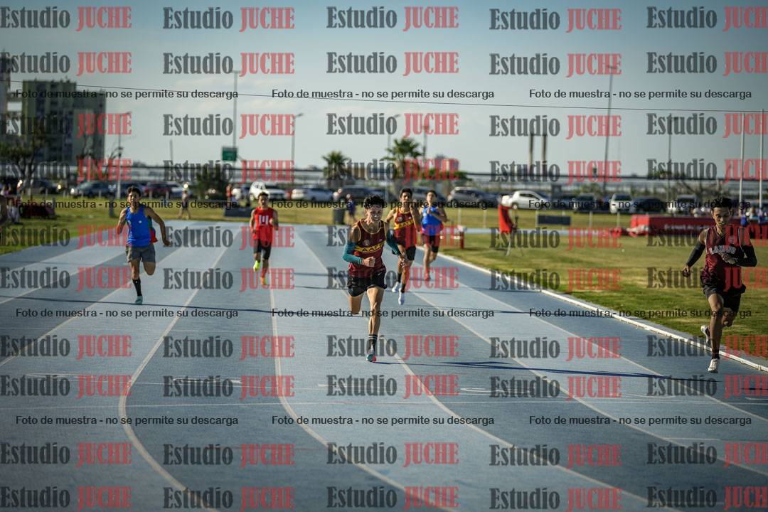 Fotos de los 400 m llanos de varones