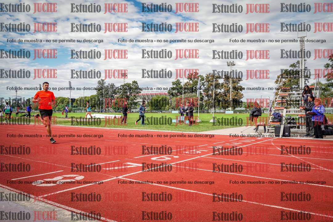 Fotos de los 400 m llanos de varones