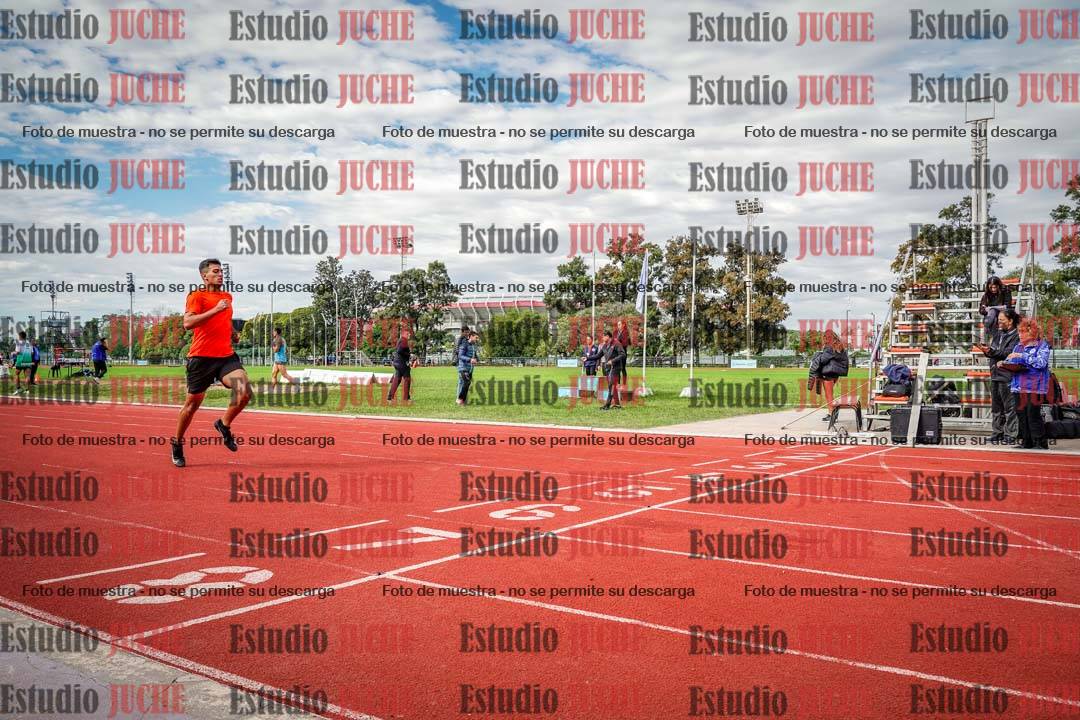 Fotos de los 400 m llanos de varones