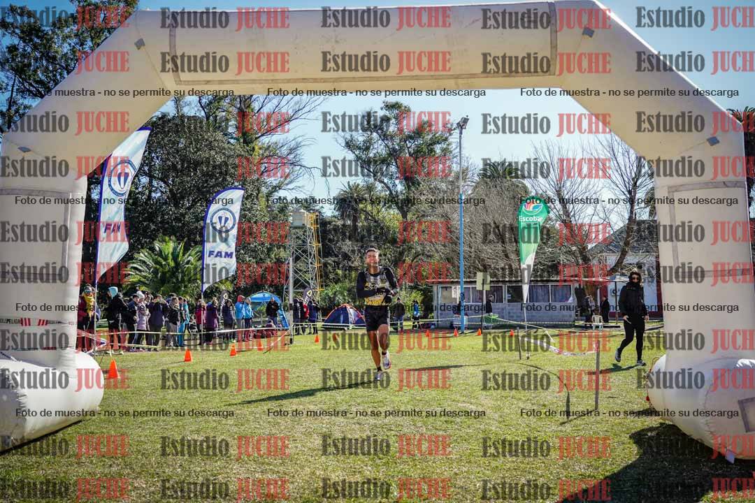 Fotos de la llegada del cross de 8000 m