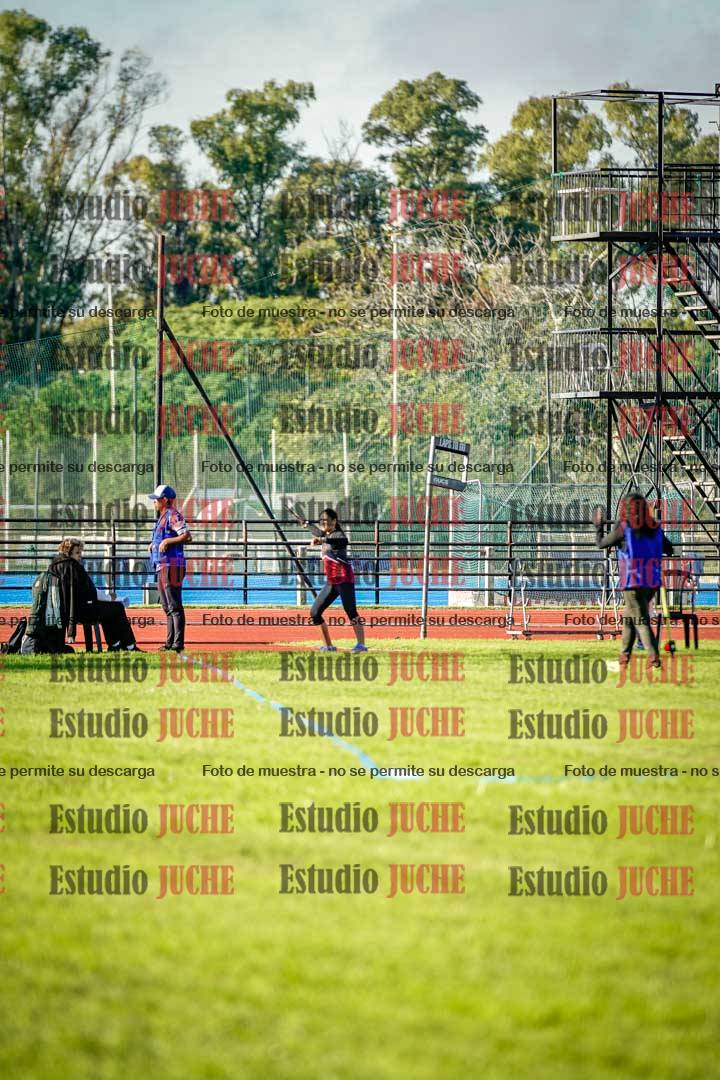 Fotos del lanzamiento de jabalina de mujeres y varones - U14