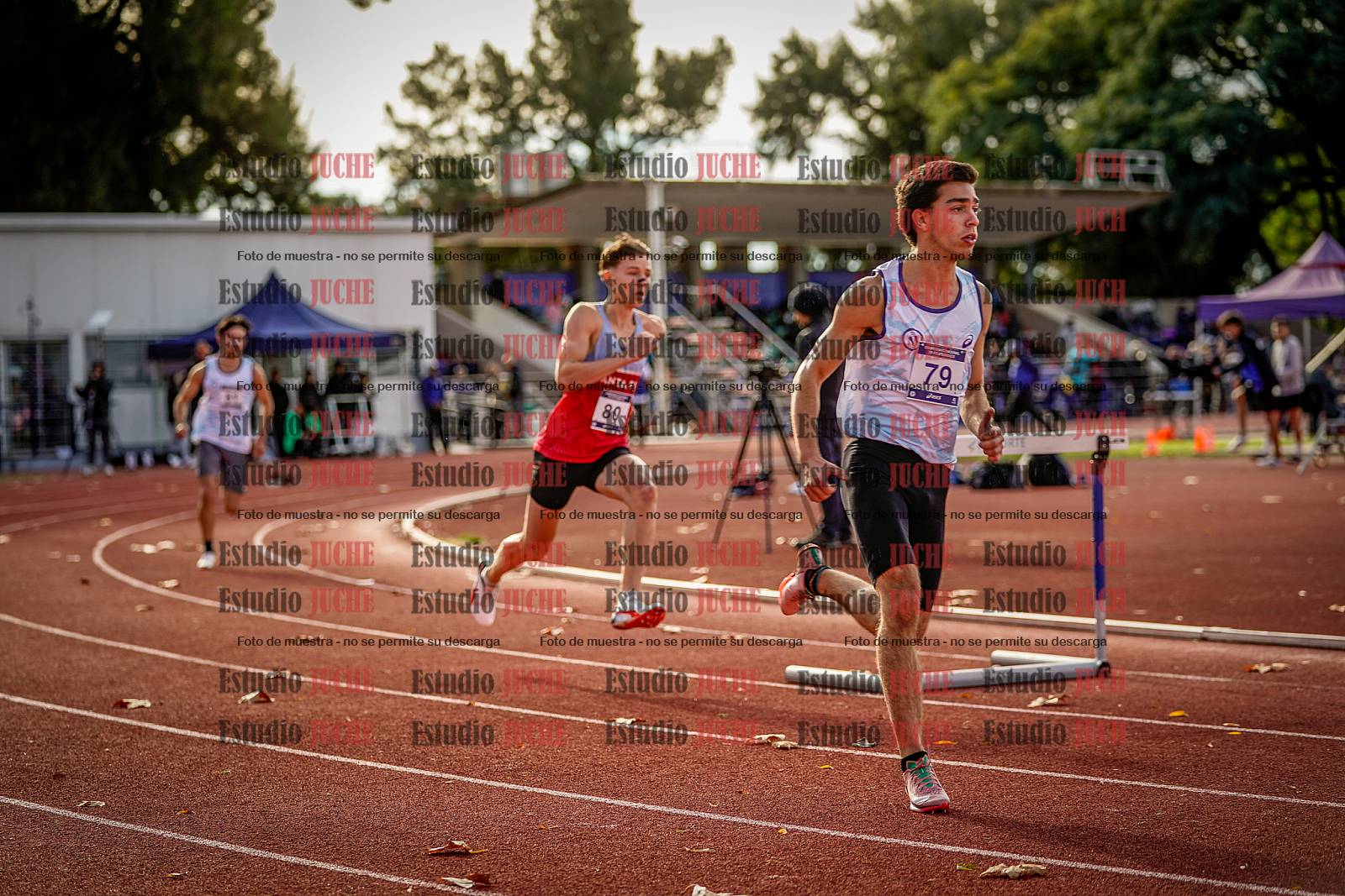 Fotos de los 400 m con vallas de varones